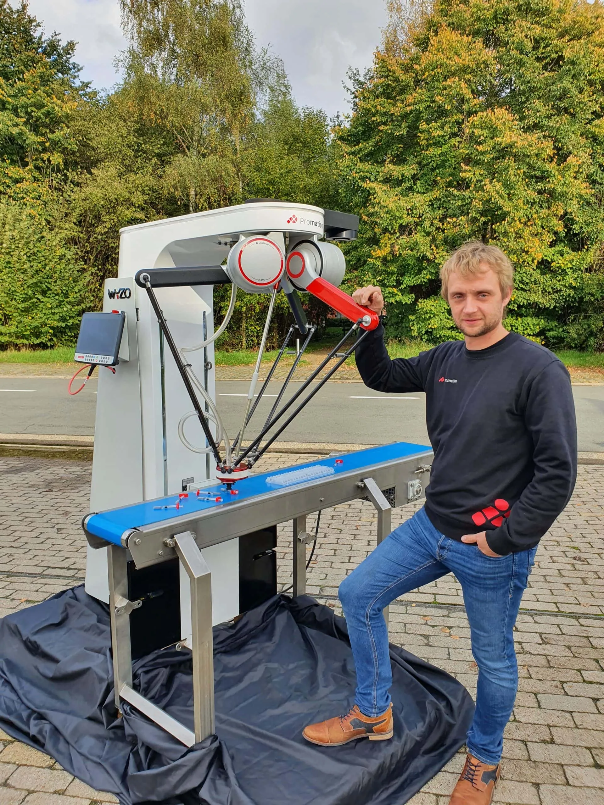 Wyzo Delta Sidebot