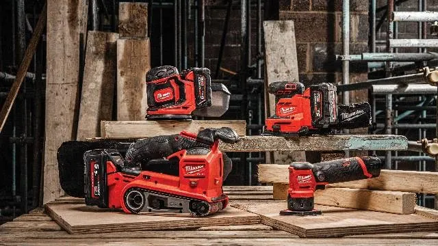 de nieuwe generatie schuurmachines van MILWAUKEE
