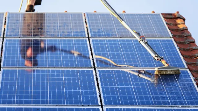 zonnepanelen schoonmaken