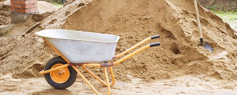 De tuin op de schop: tips voor een grondige tuinrenovatie