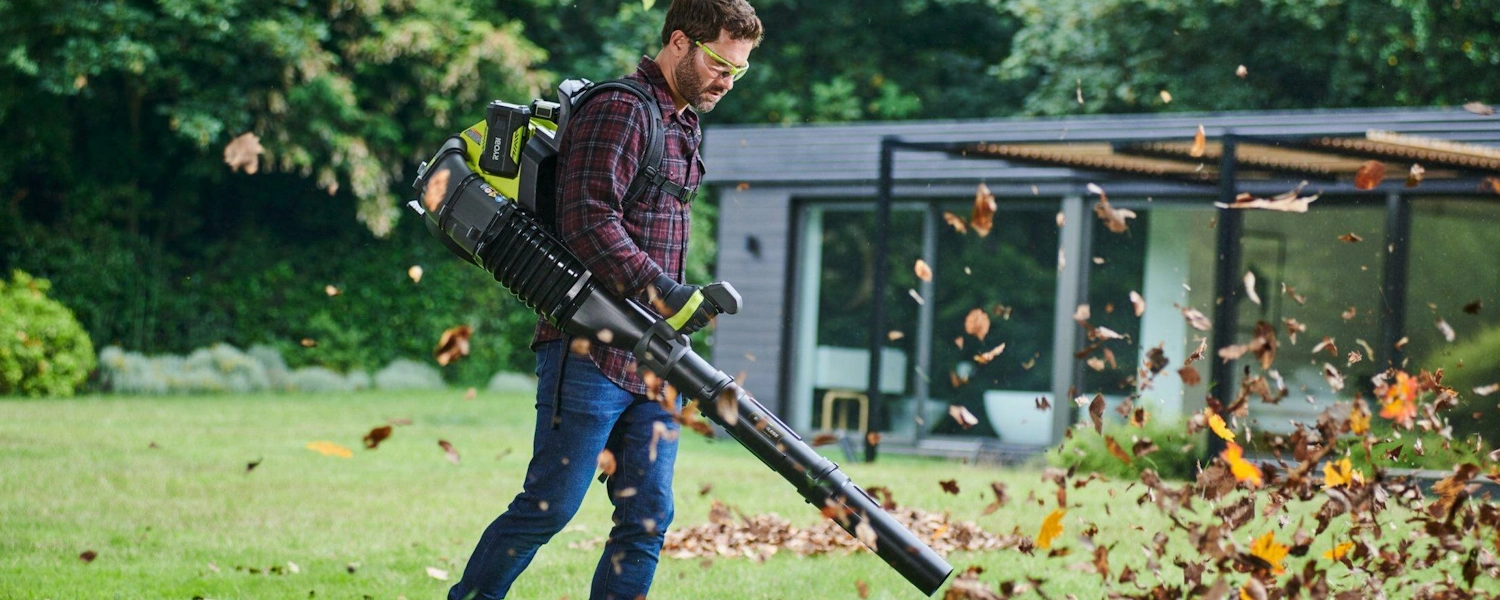 Leaf Blowers: Which One Suits Your Garden? 