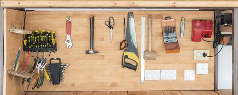 De werkplaats schoonmaken