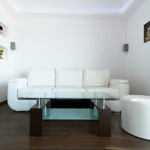 wit interieur met zitbank
