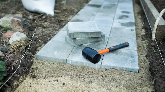 tuinpad in aanleg